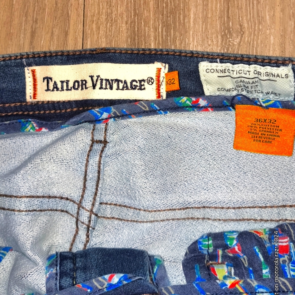 Taylor vintage jeans. Size 36×32. Color dark blue.